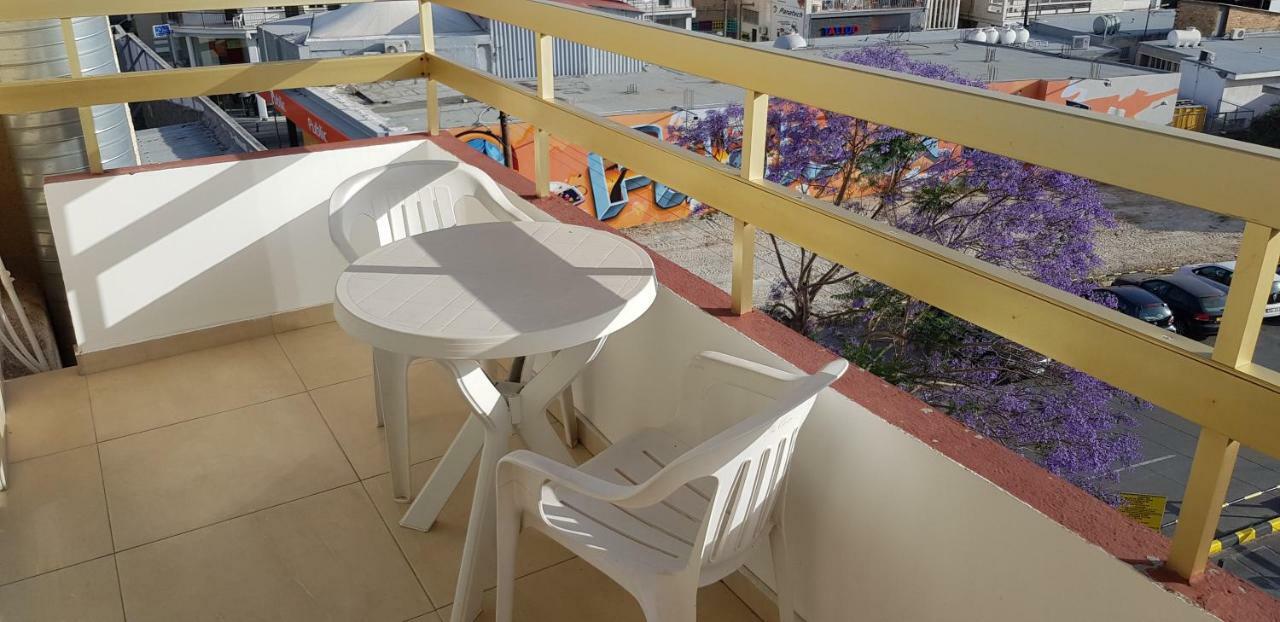Petalmo City Apartments Larnaca Extérieur photo